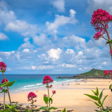 Blue Horizon * St Ives